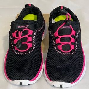 **Brand New** ALEADER Slip-on quick dry water shoes